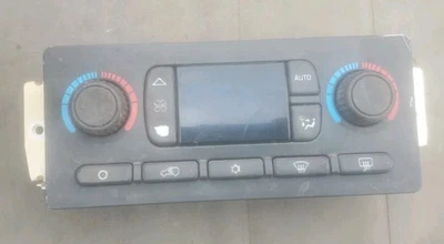 03-06 GM Silverado Sierra Yukon Tahoe Heat AC Digital Climate Control 15137655 - Image 1 of 2