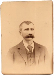 ANTIGUO - CABALLERO BIEN VESTIDO - FOTO DE GABINETE - GALERÍA ROSHON - LIBANON PA - Imagen 1 de 2