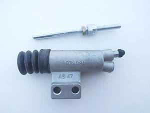 Volvo 122 ('62-'68) Volvo 1800 ('62-'73) Clutch Slave Cylinder 673030 - Picture 1 of 8