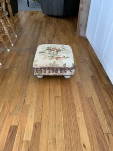 Sheila Davlin Ottoman- Clean And Good Shape - Picture 1 of 5