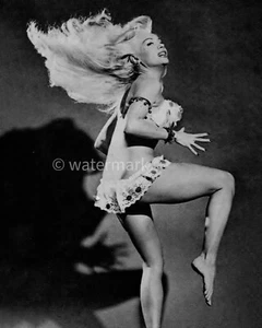 Vintage - LILLY CHRISTINE - BURLESQUE DANCER - 8X10 PUBLICITY PHOTO - Picture 1 of 1