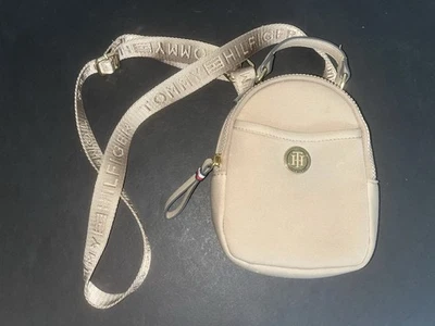 Tommy Hilfiger мини наплечная сумка нейлона желтовато-коричневый золотой логотип молнии верхний регулируемый - Изображение 1 из 4