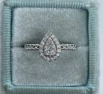 Alianza de mariposa de boda enchapada en oro blanco de 14 quilates con diamantes de corte redondo de 2,00 quilates para mujer Foto 1 de 4