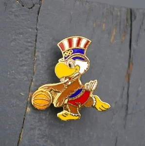 Broche retrovisor olímpico Sam Eagle mascota de baloncesto década de 1980 con solapa pin - Imagen 1 de 4