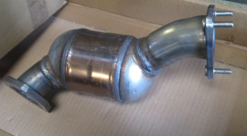 8E0131089JX Catalyst Audi A4 2.5 TDI 2001-2005 New Genuine    - Image 1 of 1