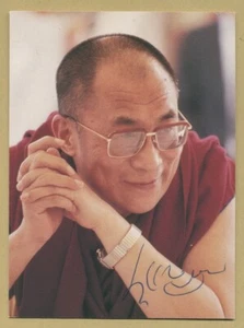 14° Dalai Lama - Tenzin Gyatso - RARA foto autentica firmata - anni '90 - COA - Foto 1 di 2