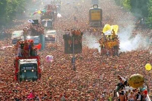 The Love Parade Festival in Berlin Live Events DJ-Sets Compilation (1997 - 2010) - Picture 1 of 7