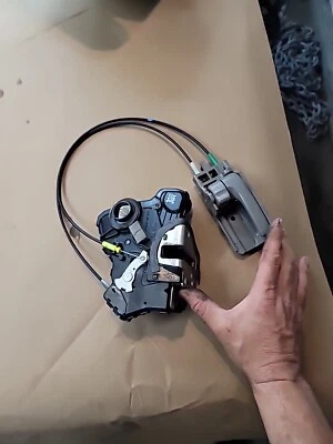 Toyota Corolla 2007 conjunto de cerradura y manija de puerta lateral para pasajeros OEM (BIN 301) Foto 1 de 4