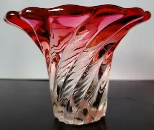 Baccarat Swirled Tulip Crystal, France, (Pomegranate Color). - Picture 1 of 7