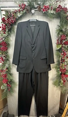 Emanuel Ungaro 3 Piezas Esmoquin Negro Lana 42L Chaqueta Y Pantalones 36x33 Pajarita Traje Foto 1 de 4