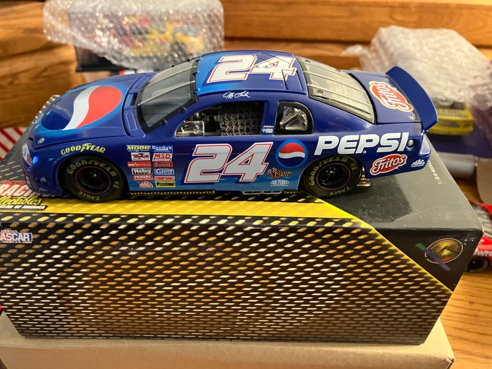 1999 #24 JEFF GORDON 1/24 PEPSI RCCA ELITE - Image 1 of 1