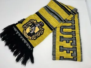 Hufflepuff House Scarf Wizarding World of Harry Potter Badger with Logo 2018 - Picture 1 of 6