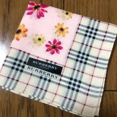 Pañuelo BURBERRY Rosa Floral y Cuadros Hecho en Japón Foto 1 de 4