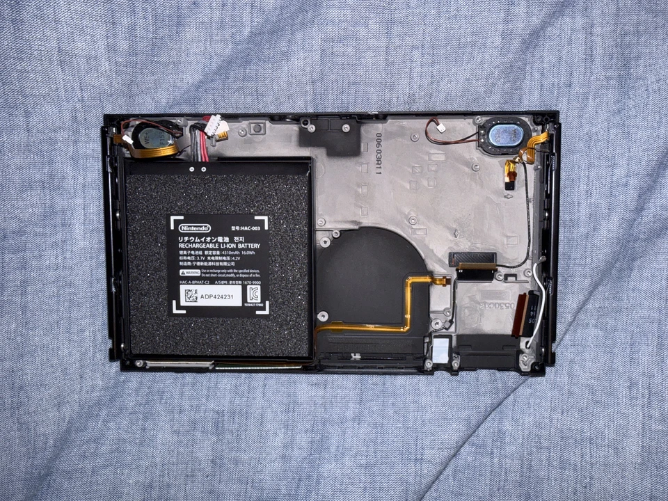 OEM GRADE B Nintendo Switch V1 XKW-xxx Midframe W/ Battery & Digitizer + LCD - Image 1 of 4