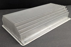 Big Aluminum Heatsink 13" x 7-1/2" x 2-3/4" 5lb 6oz With Seal & Mounting Holes - Picture 1 of 6