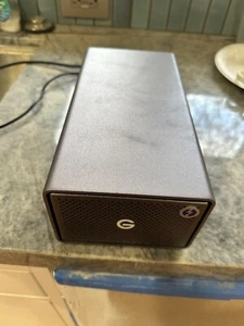 SanDisk Professional G-RAID 2 24TB 2-Bay RAID Array (2 x 12TB), Thunderbolt - Picture 1 of 2