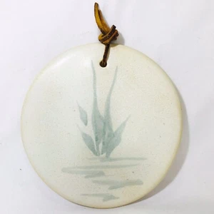 Vintage Folk Art Ceramic Round Bun Warmer Tile Signed Virginia Parkhurst 5.25” - Picture 1 of 3