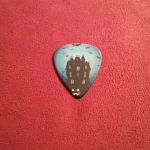 Halloween Haunted House Ghost Bats Pumpkin Horror Guitar Pick Gift Present  - Picture 1 of 2