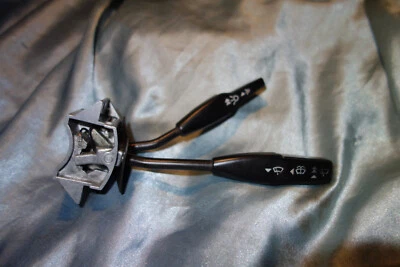 Interruptor de palanca de dirección FORD Taunus Granada interruptor de luz de limpiaparabrisas 78GG11K665CA Foto 1 de 4