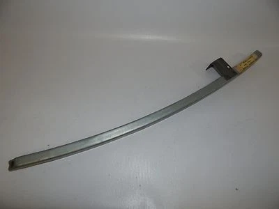 Nuevo conjunto de riel guía de vidrio para puerta de pasajero delantera derecha Isuzu I-Mark 1981-1985 OEM Foto 1 de 4