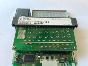 Allen Bradley SLC 500 1746-0B32 Ser C Ausgangsmodul - Bild 1 von 5