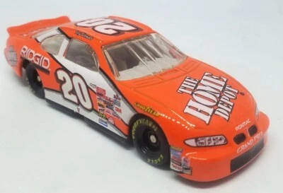 Acción 2001 Tony Stewart #20 Home Depot Pontiac Grand Prix parrilla negra Foto 1 de 4