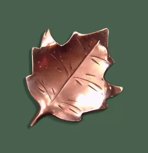 Stuart Nye Medium Copper Maple Leaf Pin - Picture 1 of 1