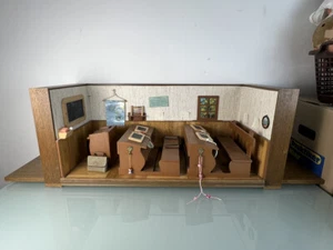  Puppenstube + Zubehör - 122 x 34 x 36,6 cm - Top Zustand - Bild 1 von 4