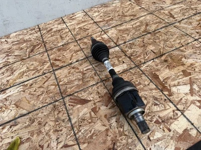 FRONT LEFT AXLE CARRIER CV LR180070 RANGE ROVER EVOQUE L551 (2020-2024) OEM - Image 1 of 4