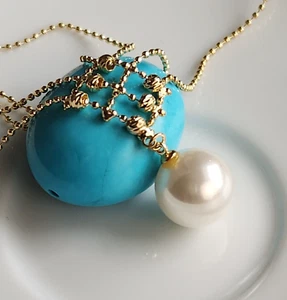 White Sea Shell  Pearl Crosshatch Necklace 14k Yellow Gold Plated 16-18in Chain - Picture 1 of 4