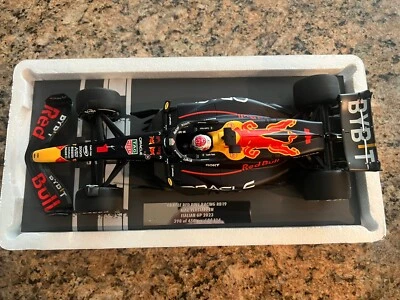 Oracle Red Bull Racing RB19 2023 ITALIAN GP - winner Edition 134 1:18 - Image 1 of 4