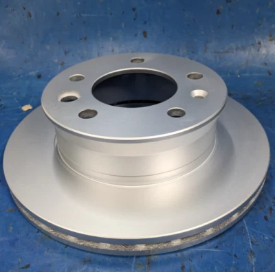 Rotor de freno de disco delantero Bosch QuietCast Premium 16010526 Foto 1 de 4