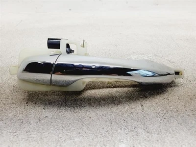 Manija de puerta exterior del conductor trasero deportivo Hyundai Santa Fe 2013-2018 83651-2W010 Foto 1 de 4