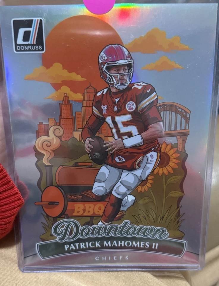 Donruss Football Patrick Mahomes II 2025 de gran tamaño/jumbo Downtown #8 Chiefs Foto 1 de 2