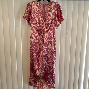 Chelsea 28 Dress Size Small Pink Floral. Zipper Back. NWT. 5 - Picture 1 of 5