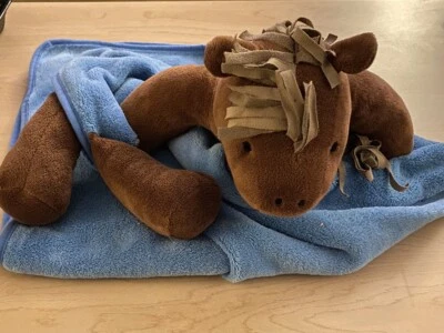 Грязевой пирог синий флисовый коричневый пони лошадь детское одеяло плюшевая лошадь голова ноги 37 дюймов x 34 дюйма - Изображение 1 из 3