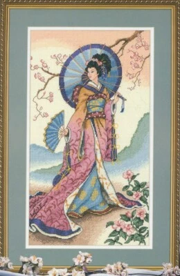 SCHEMA A PUNTO CROCE GEISHA DMC CROSS STITCH PATTERNS VENTAGLIO E OMBRELLO - Immagine 1 di 2