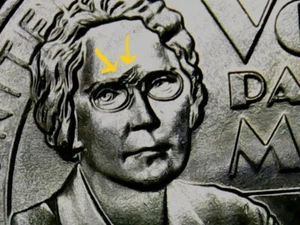 2022-P Nina Oterra-Warren Quarter Broken Glasses Strike thru over glasses....A9 - Picture 1 of 4