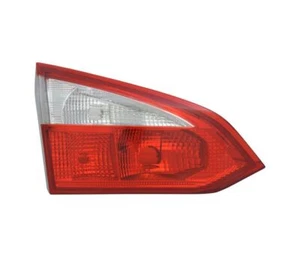 Luz trasera izquierda para Ford Focus MK3 Turnier 2011 2012 2013 2014 VT830L rojo blanco - Imagen 1 de 1