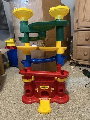 Juguetes de descubrimiento de torre de juego Castle Marbleworks de colección 2 bolas usados en excelente estado Foto 1 de 4