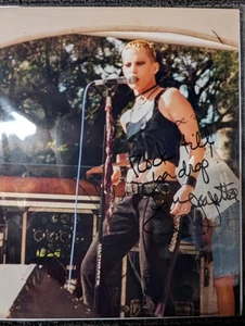 Joan Jett Signed Photo - Picture 1 of 2