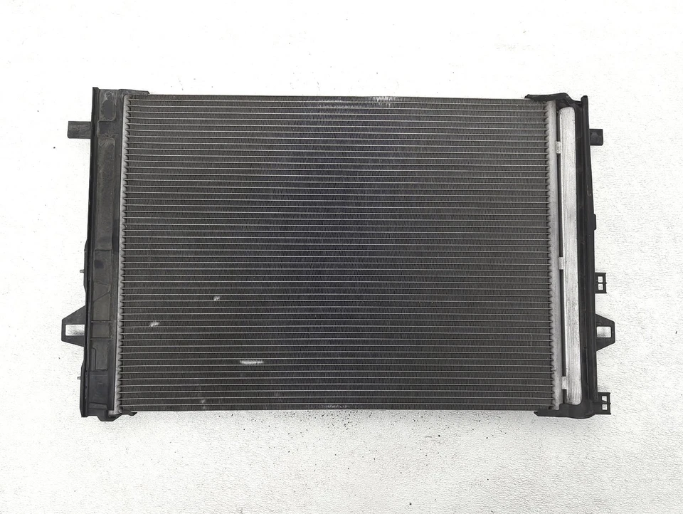 Mercedes-Benz Gla250 2015-2020 aire acondicionado aire acondicionado condensador pequeña área doblada Foto 1 de 4