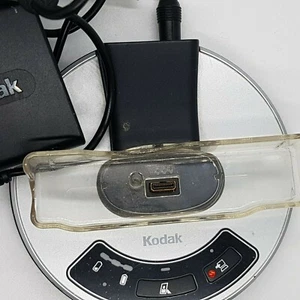 Kodak Easyshare V550 Dock with AD5002KD/3F8619 Charger Digital Camera Silver - Picture 1 of 11