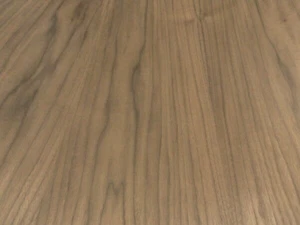 "Impiallacciatura legno di noce 24""x 120"" con buccia e bastone adesivo PSA 2' x 10' x 1/40" - Foto 1 di 12