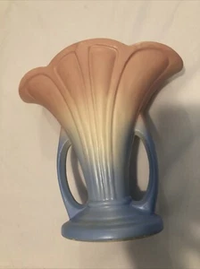 Vintage Rumpf Kunstkeramik USA 47-9 fächerförmige Vase rosa blau 2 Griffe/toll - Bild 1 von 5