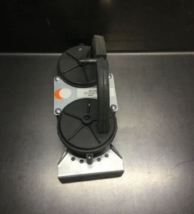 NEW, RHEEM/PROTECH, 42-102056-27, PRESSURE SWITCH, -.80WC/-1.70"WC. (27D-3) - Picture 1 of 4