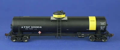 American Limited Models 1839 HO Scale ATSF GATC Tank Car #101304 - Image 1 of 3