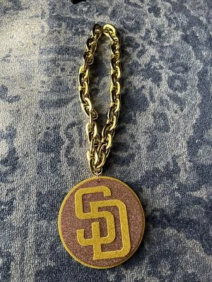 MLB SAN DIEGO PADRES GOLD Jumbo Big Fan Chain Necklace Foam Bling Glitter - Image 1 of 4