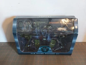 ¡NUEVO! NECA Aliens 2017 30 aniversario USCM Arsenal accesorio conjunto de 14 piezas EE. UU. - Imagen 1 de 6