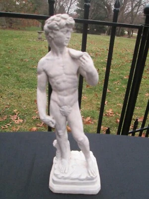 Vintage Neoclassical Michelangelo's DAVID with FIG LEAF Sculpture 10.5" Figurine - Image 1 of 4